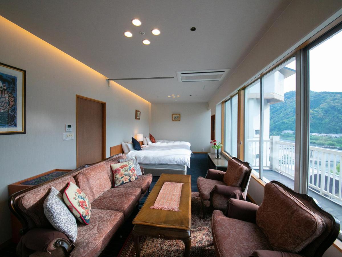 Iwakuni Kokusai Kanko Hotel Экстерьер фото
